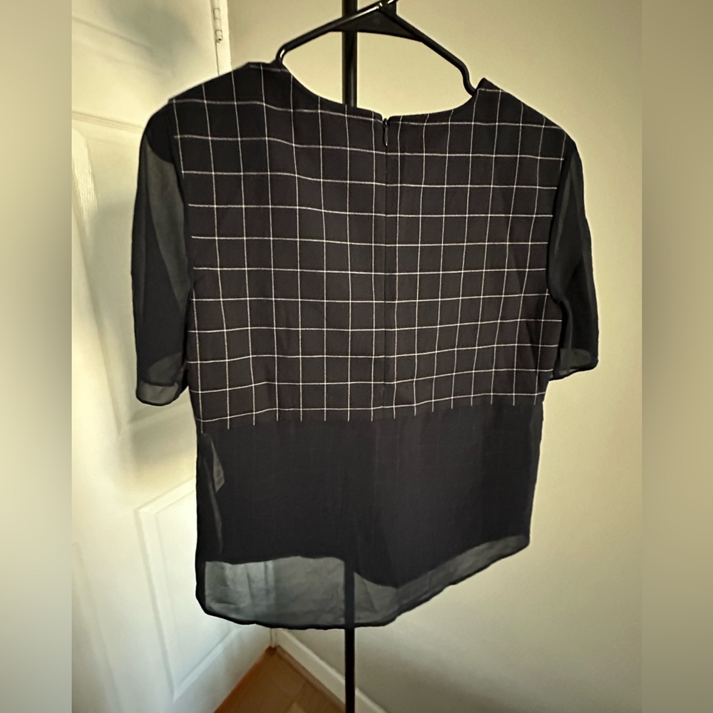 ARMANI EXCHANGE WOMEN'S NAVY PIECED SHEER WOVEN TEE
